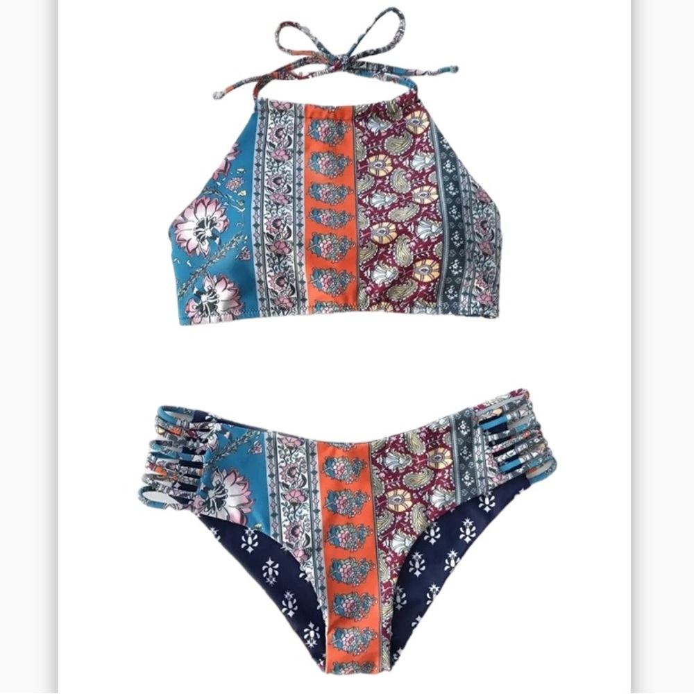 Halter style 2 pc bikini, reversible, women size M. NWOT
